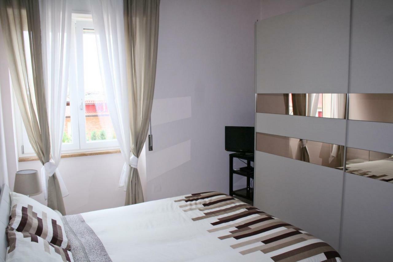 Apartamento La Casa Di Giulia Caserta Exterior foto