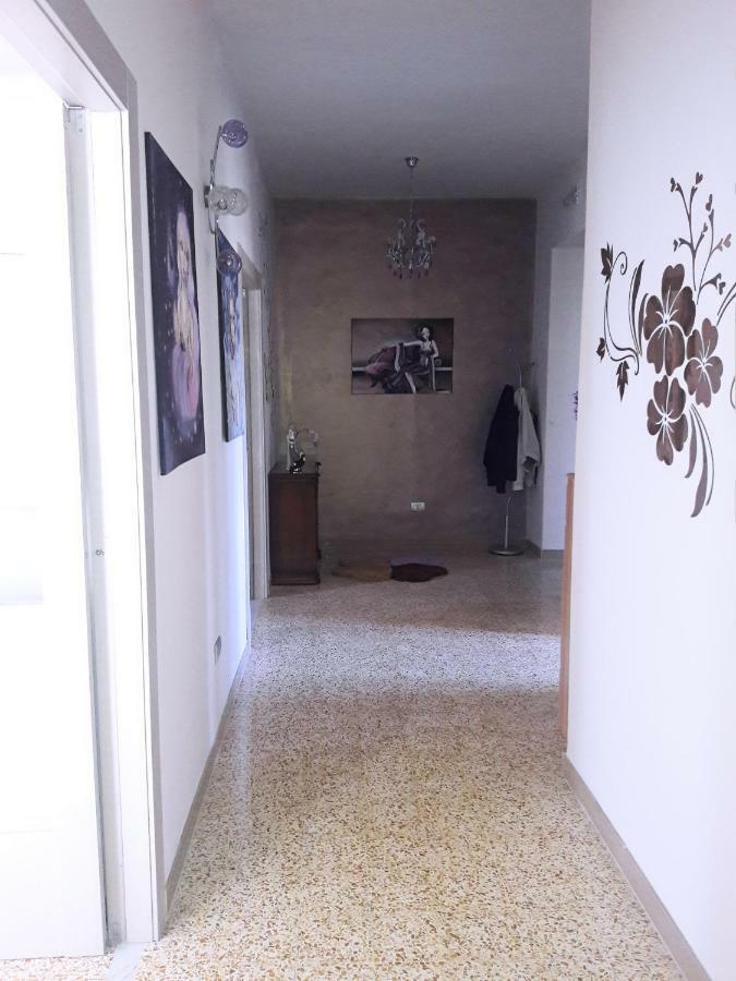 Apartamento La Casa Di Giulia Caserta Exterior foto